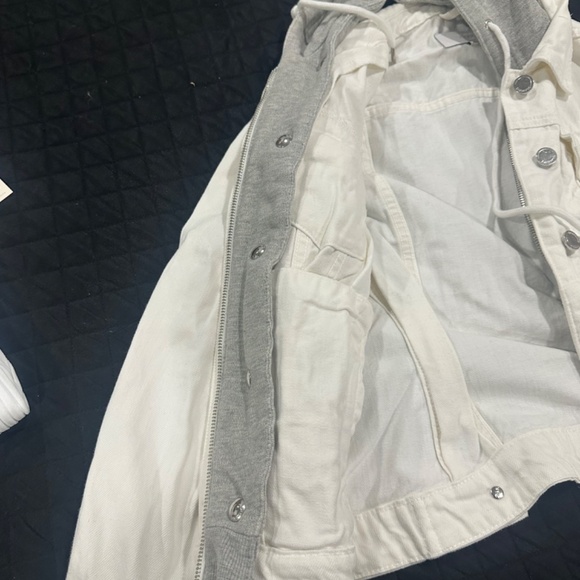 BLANK NYC XS White denim jacket with snap-in grey hoodie. Excellent condition. - Picture 3 of 6